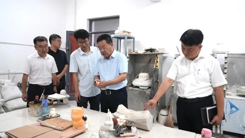 博山区领导走访慰问广大教师和教育工作者