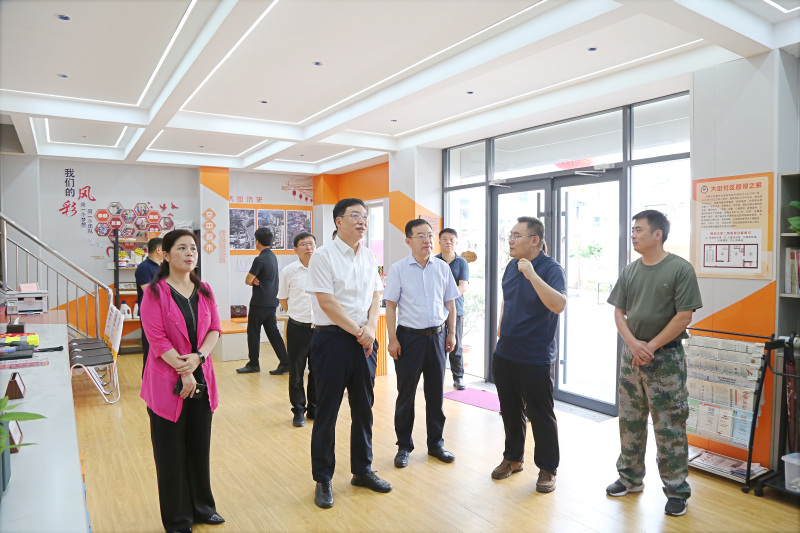 市领导杨旭东到博山区调研乡村振兴和群防群治工作